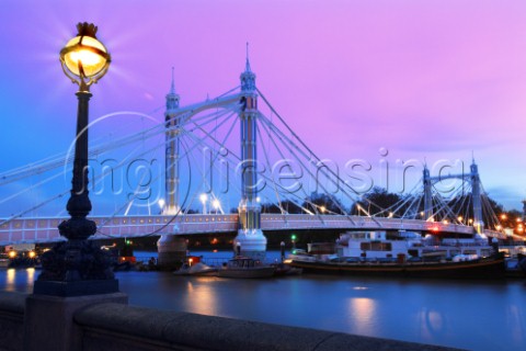 Albert Bridge London LDN102